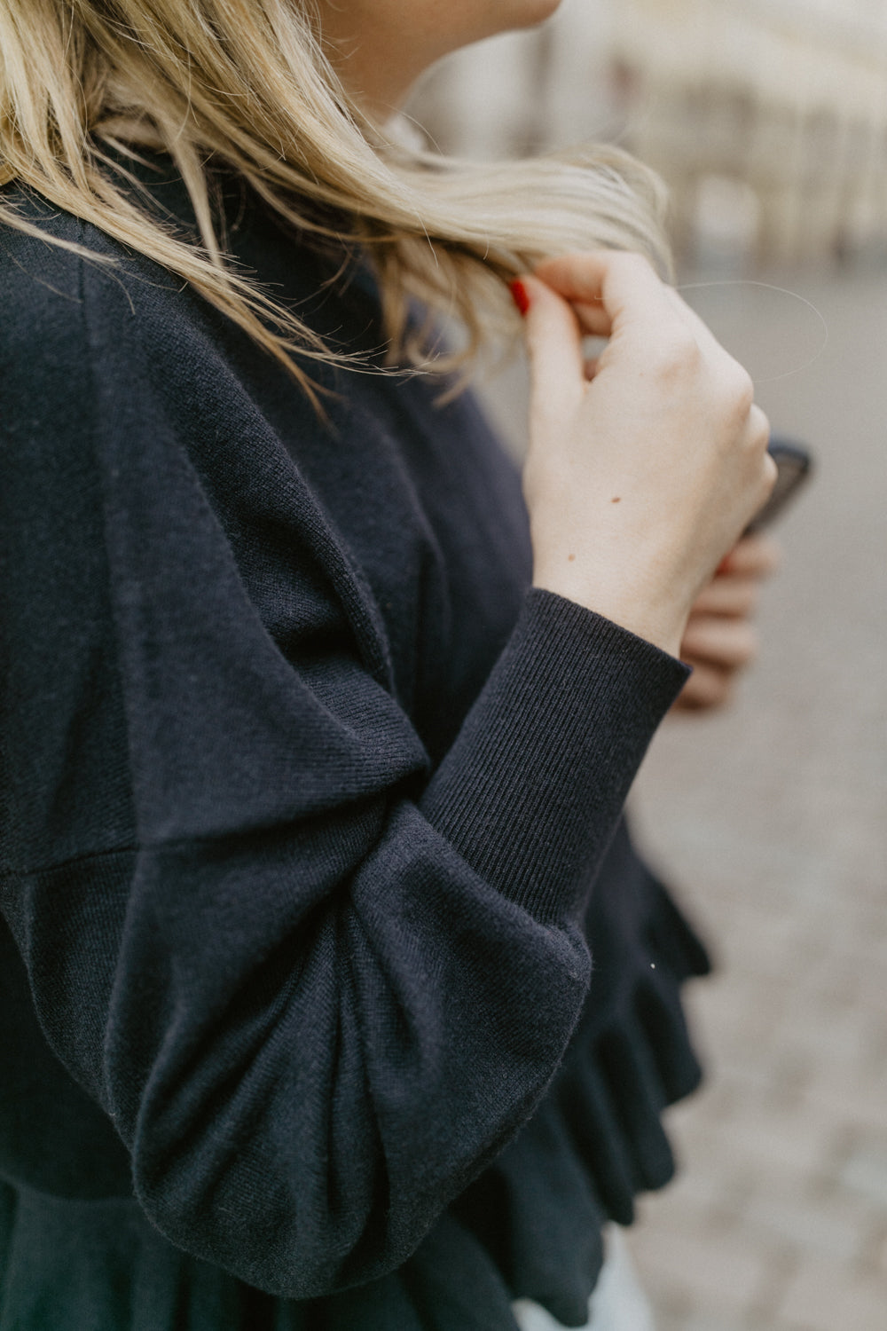Feinstrickpullover mit Rüschenbund aus Wolle 'Navy'