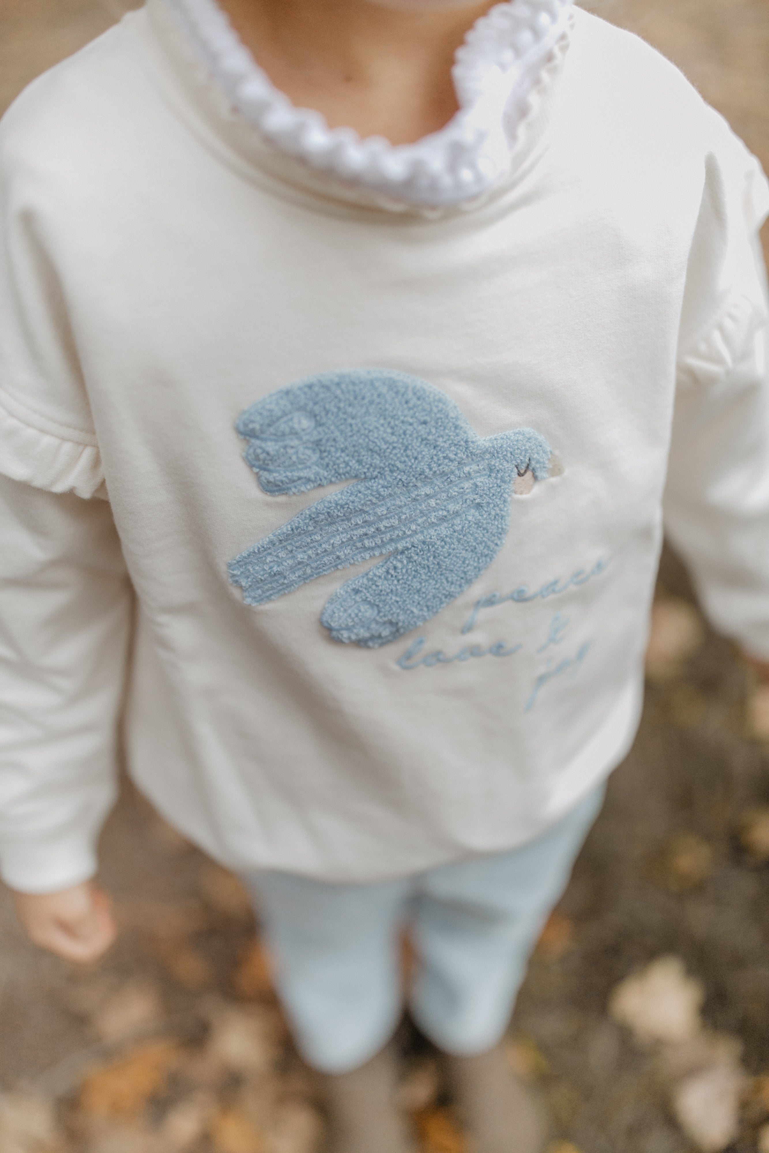 Oversized Sweatshirt 'peace, love & joy' mit Rüschendetails
