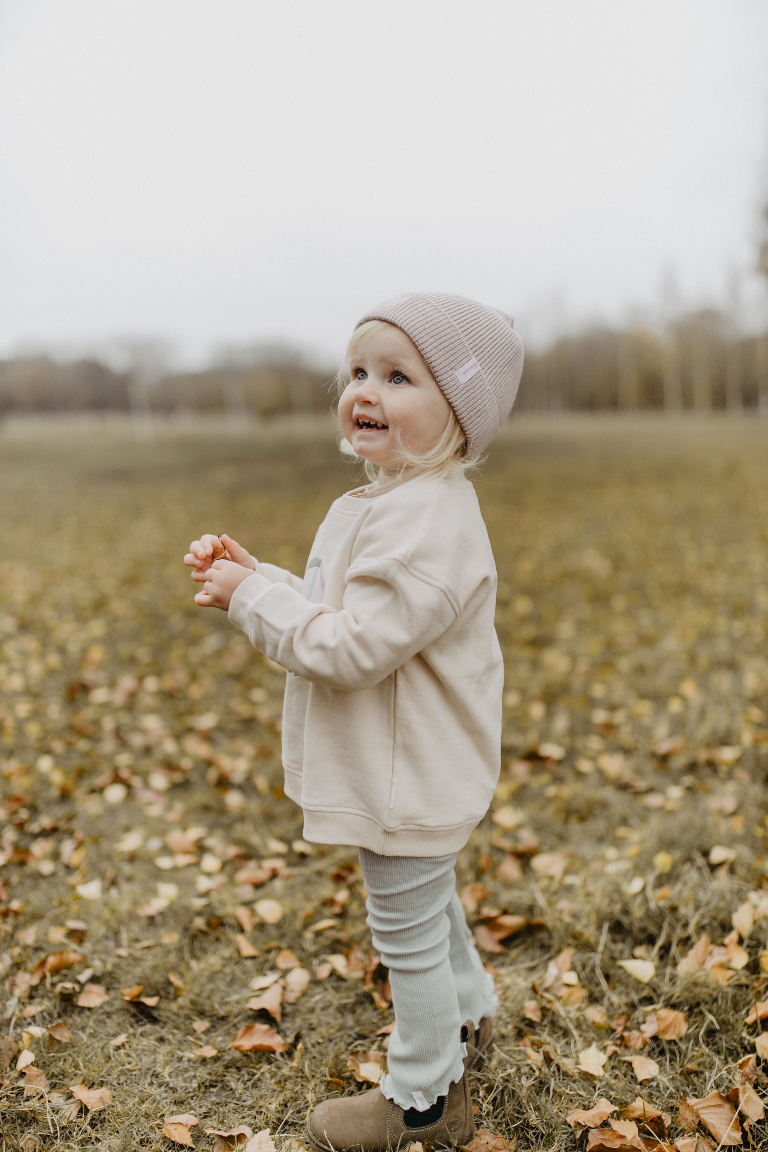 Schlag-Leggings 'soft green' mit Schleife aus Bio-Baumwolle