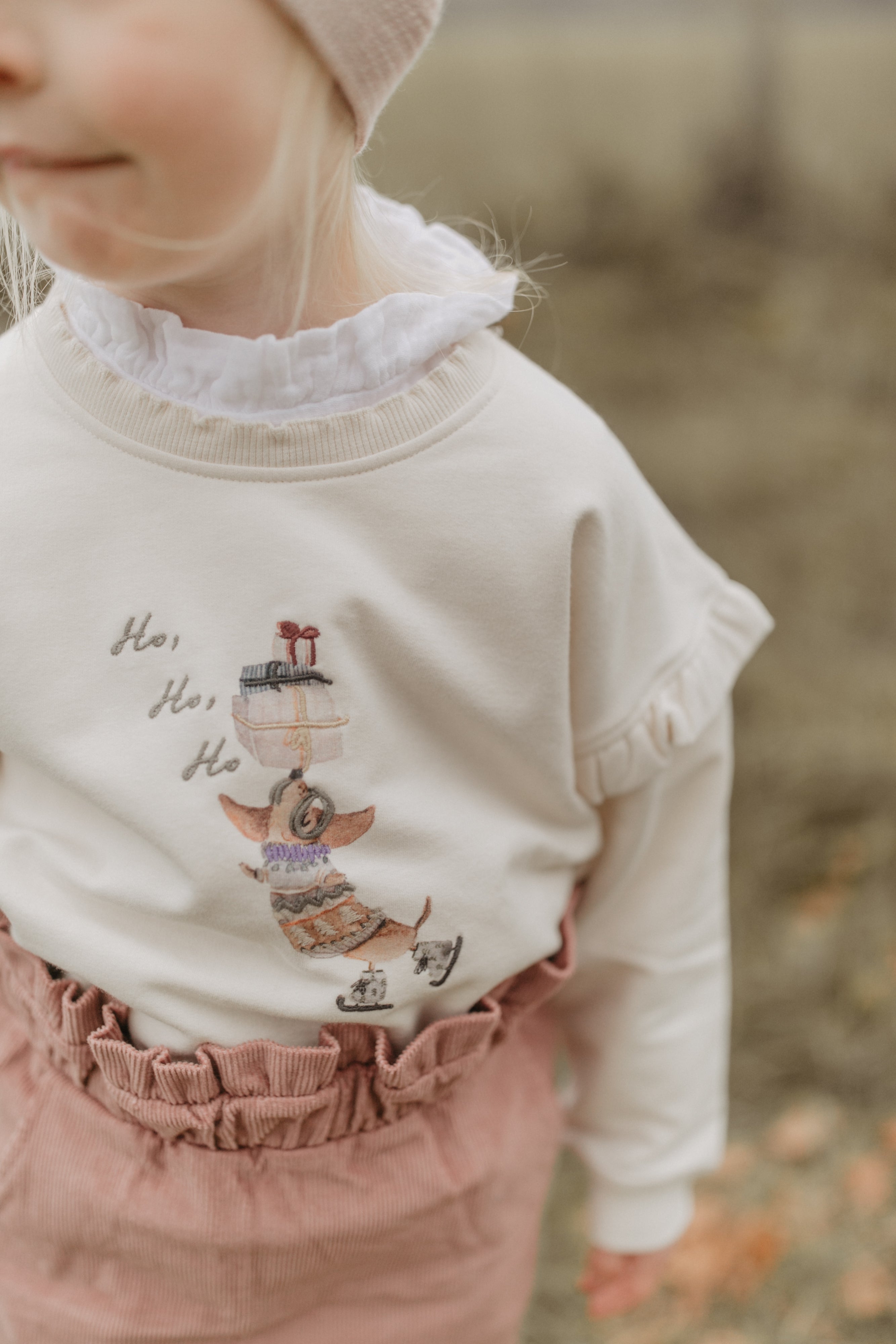 Oversized Sweatshirt Dackel 'ho, ho, ho' mit Rüschendetails