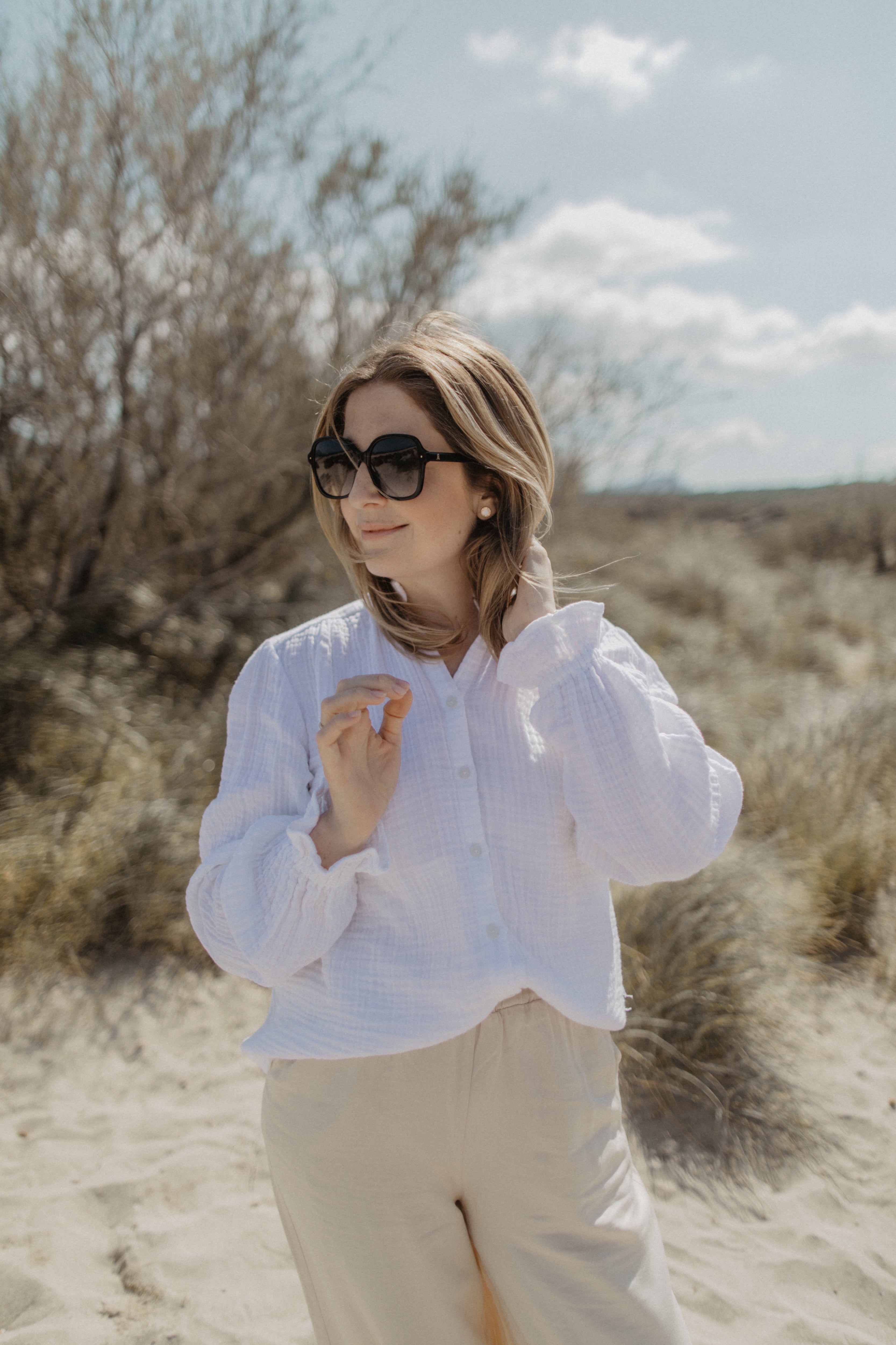 01.01.09 — The Muslin Blouse / White