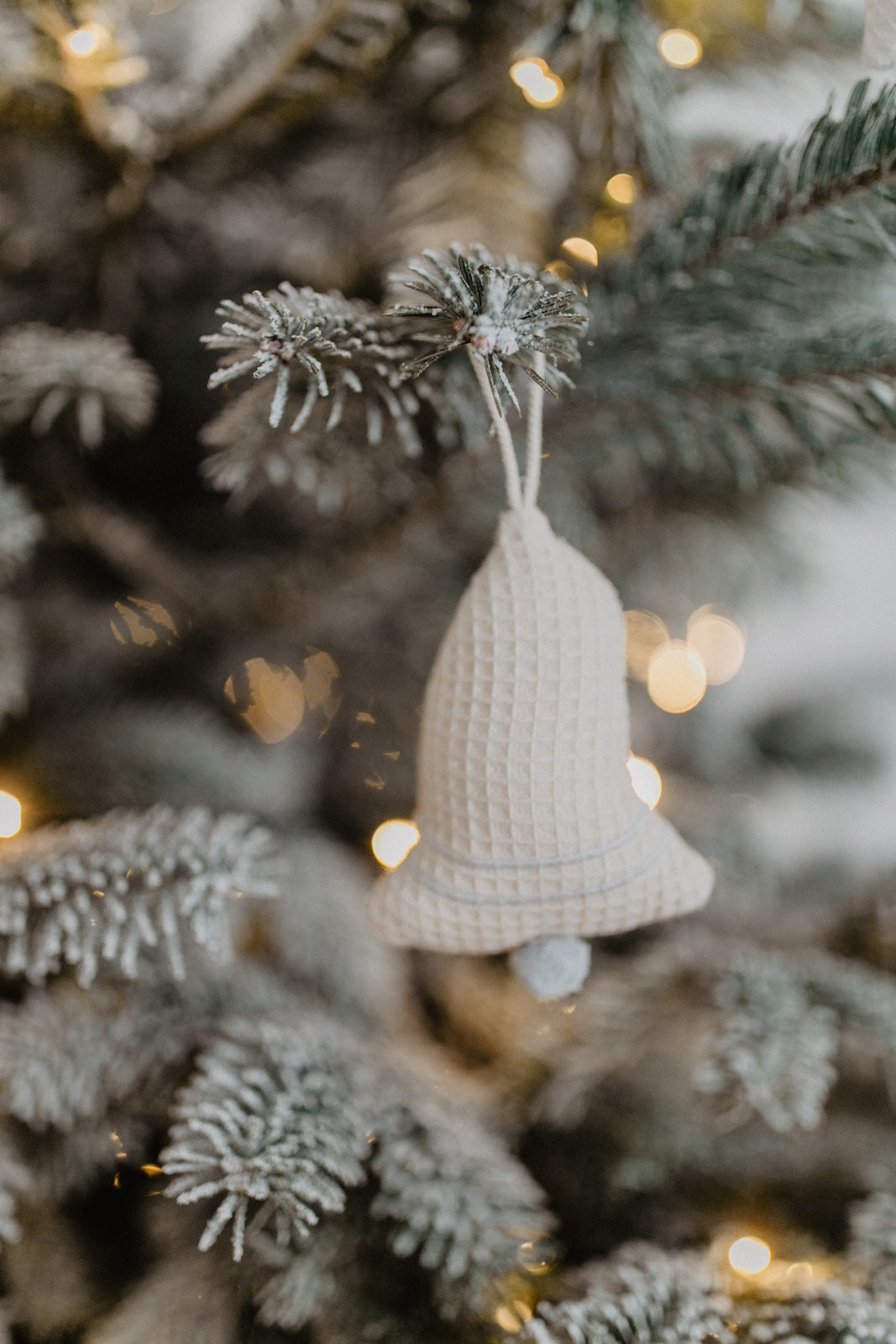 Tree decoration 'blue gingerbread man, stars & present'