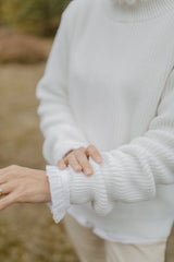 Mini-Me Strickpullover 'off-white' mit Rüschenkragen für Frauen