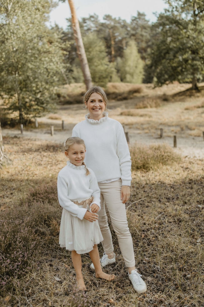 Mini-Me Strickpullover 'off-white' mit Rüschenkragen für Frauen