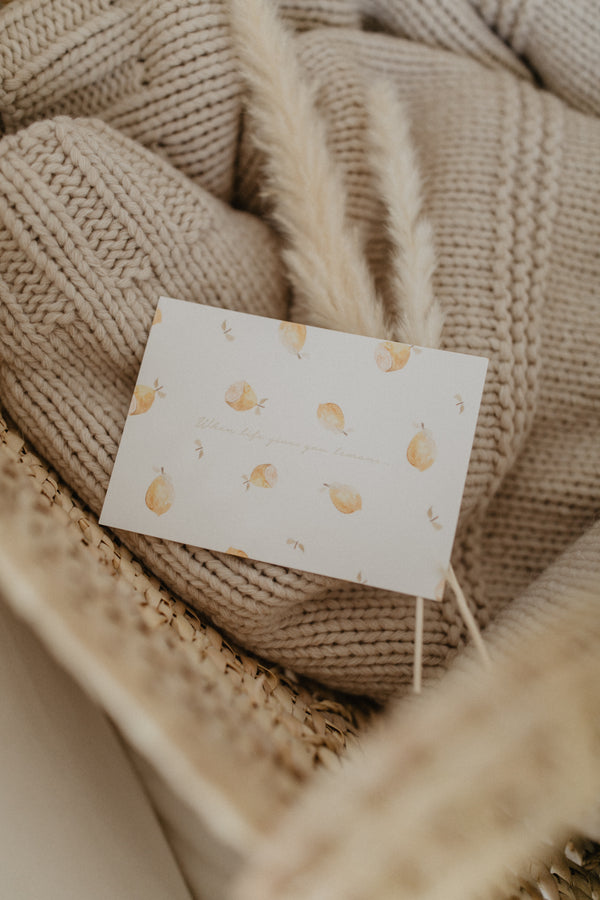 Postkarte "when life gives you lemons"